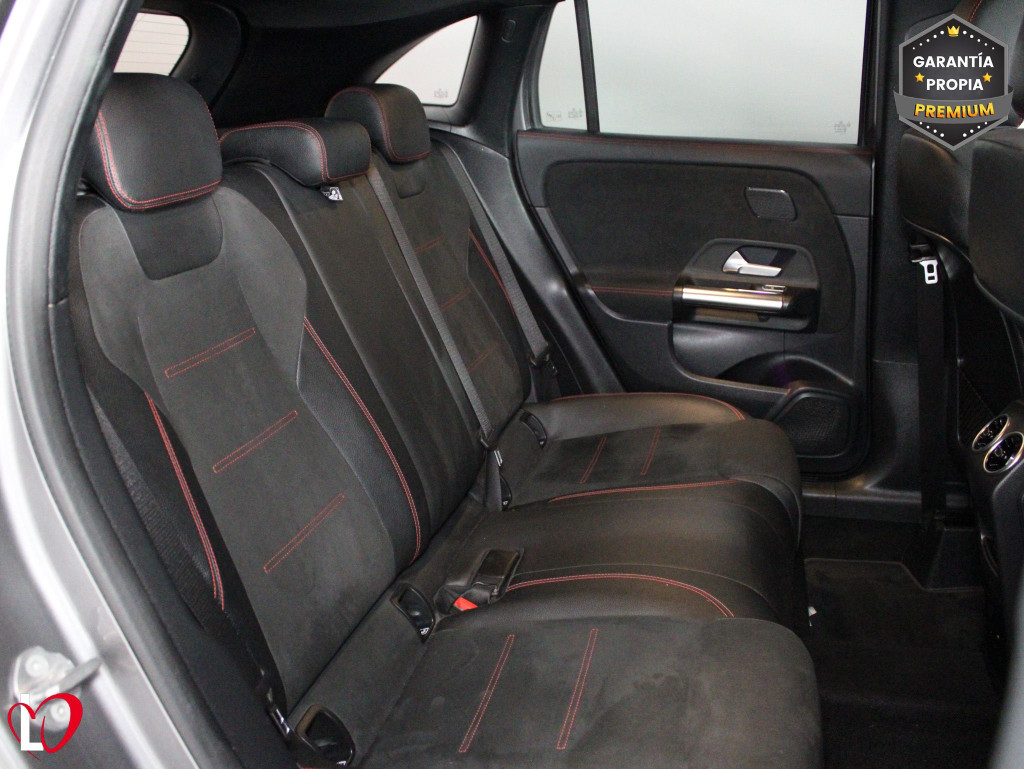 MERCEDES GLA 200 D AMG LINE + PAQ PREMIUM 150 de segunda mano