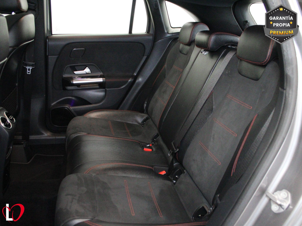 MERCEDES GLA 200 D AMG LINE + PAQ PREMIUN 150 de segunda mano