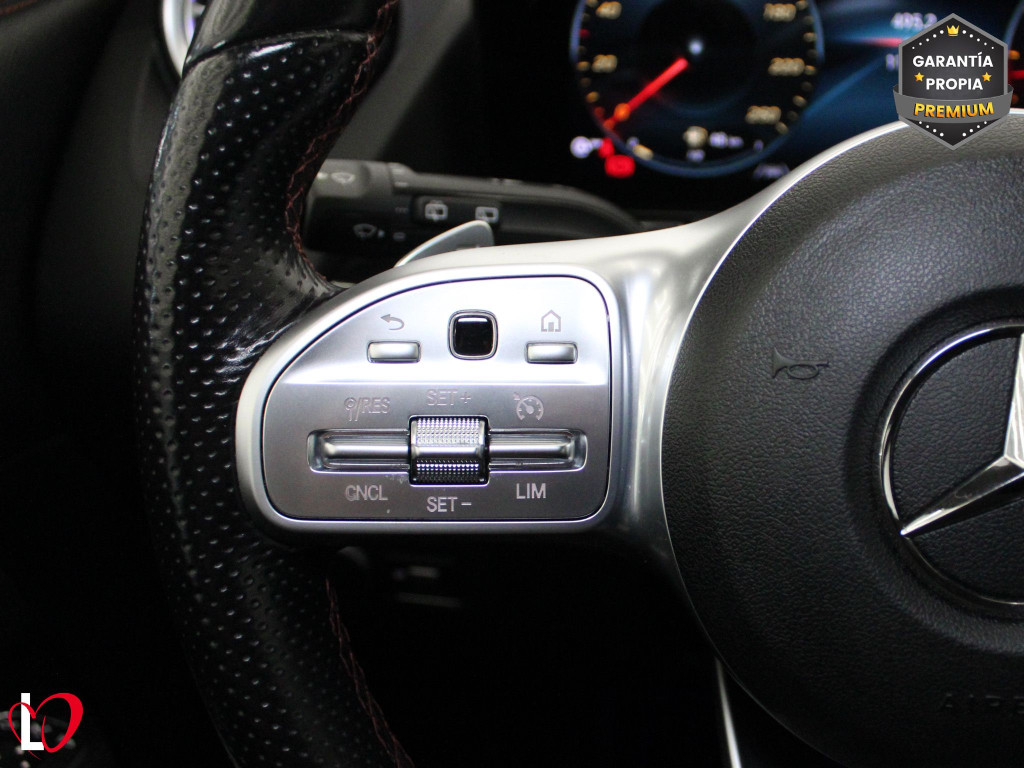 MERCEDES GLA 200 D AMG LINE + PAQ PREMIUN 150 de segunda mano