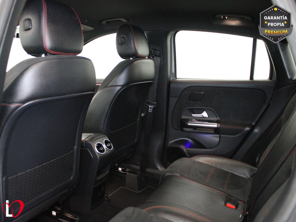 MERCEDES GLA 200 D AMG LINE + PAQ PREMIUN 150 de segunda mano