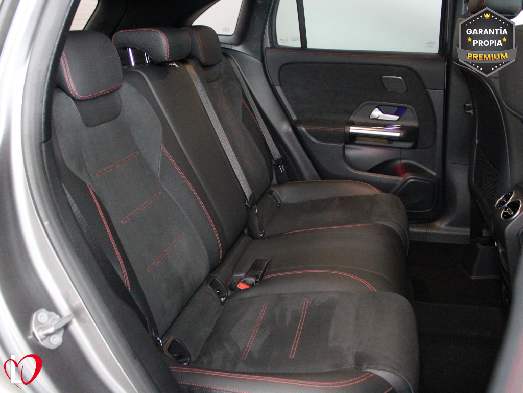 MERCEDES GLA 200 D AMG LINE + PAQ PREMIUN 150 de segunda mano