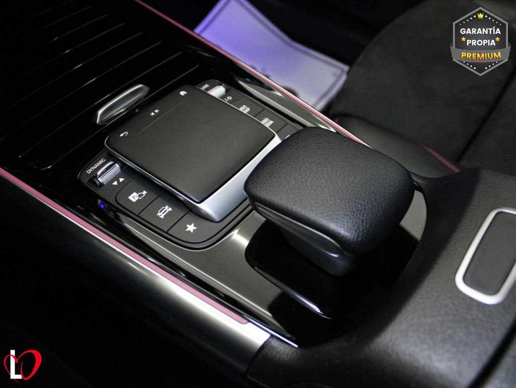 MERCEDES GLA 200 D AMG LINE + PAQ PREMIUN 150 de segunda mano