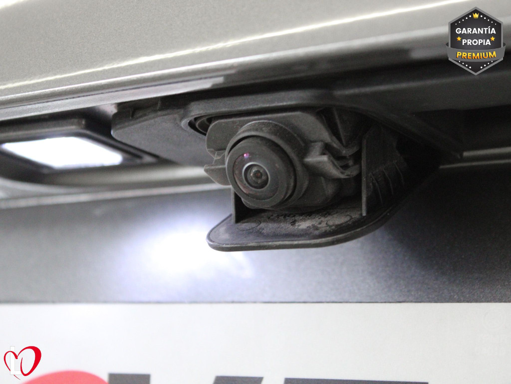 MERCEDES GLA 200 D AMG LINE + PAQ PREMIUN 150 de segunda mano