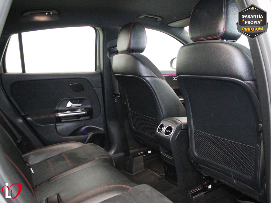 MERCEDES GLA 200 D AMG LINE + PAQ PREMIUN 150 de segunda mano