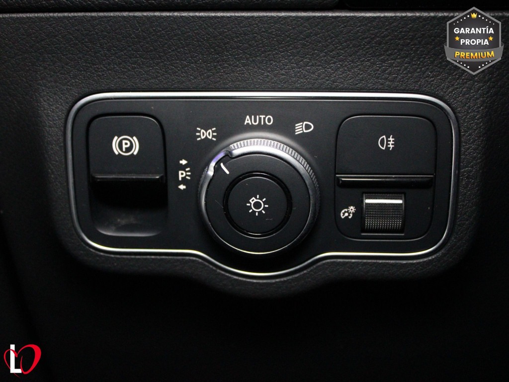 MERCEDES GLA 200 D AMG LINE PREMIUM 150 de segunda mano