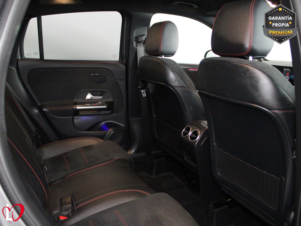 MERCEDES GLA 200 D AMG LINE PREMIUM 150 de segunda mano