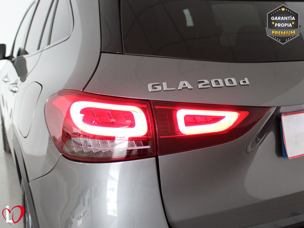 MERCEDES GLA 200 D AMG LINE PREMIUM 150 de segunda mano