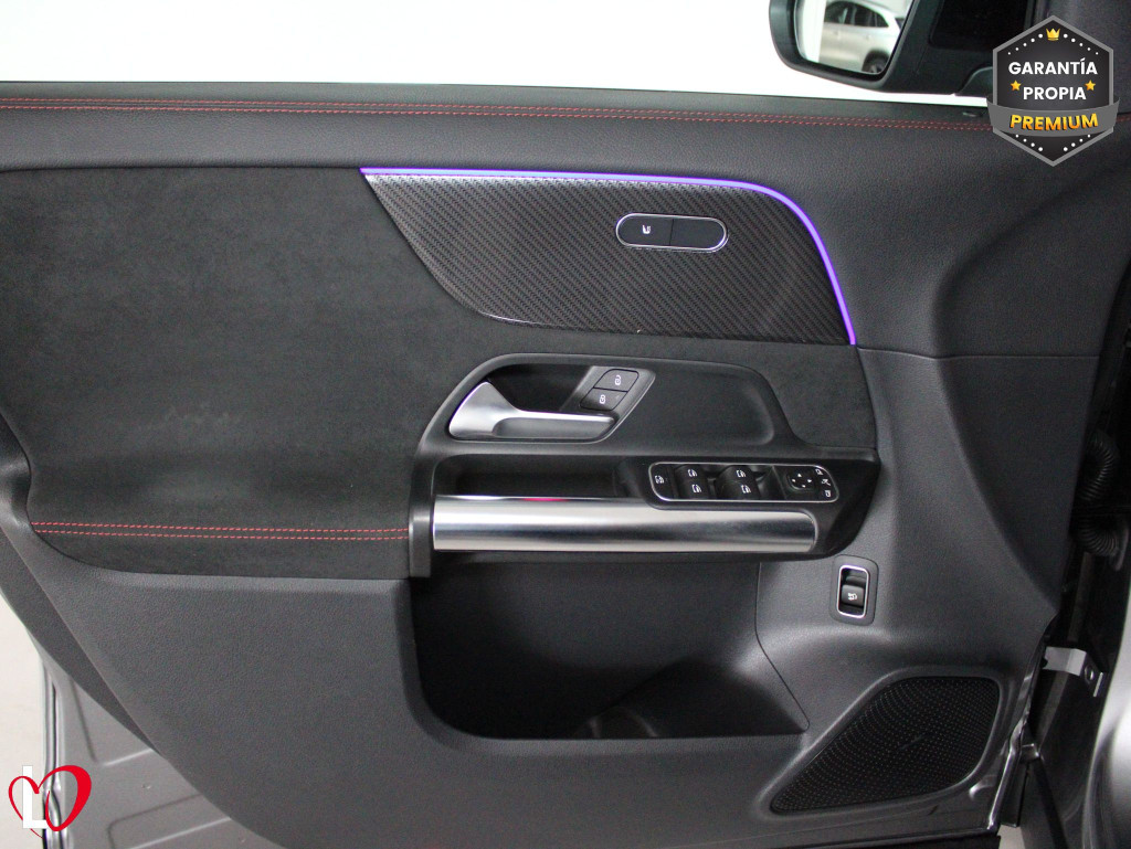 MERCEDES GLA 200 D AMG LINE PREMIUM 150 de segunda mano