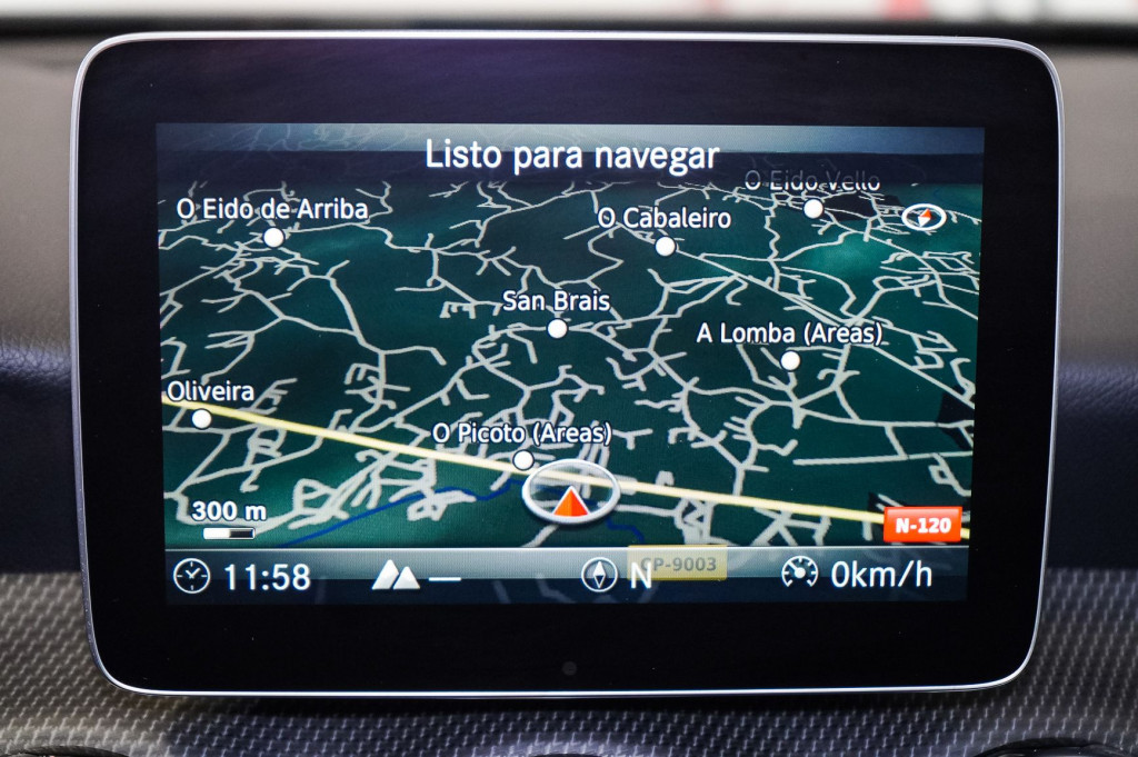 MERCEDES GLA 200 D AUTO BUSINESS 136 de segunda mano