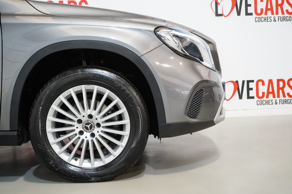 MERCEDES GLA 200 D AUTO BUSINESS 136 de segunda mano