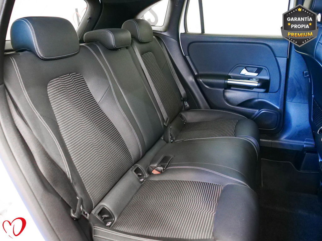 MERCEDES GLA 200 D AUTOM. 150 de segunda mano