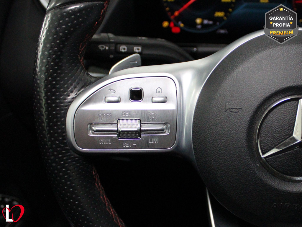 MERCEDES GLA 200 D AUTOM. AMG PREMIUM 150 de segunda mano
