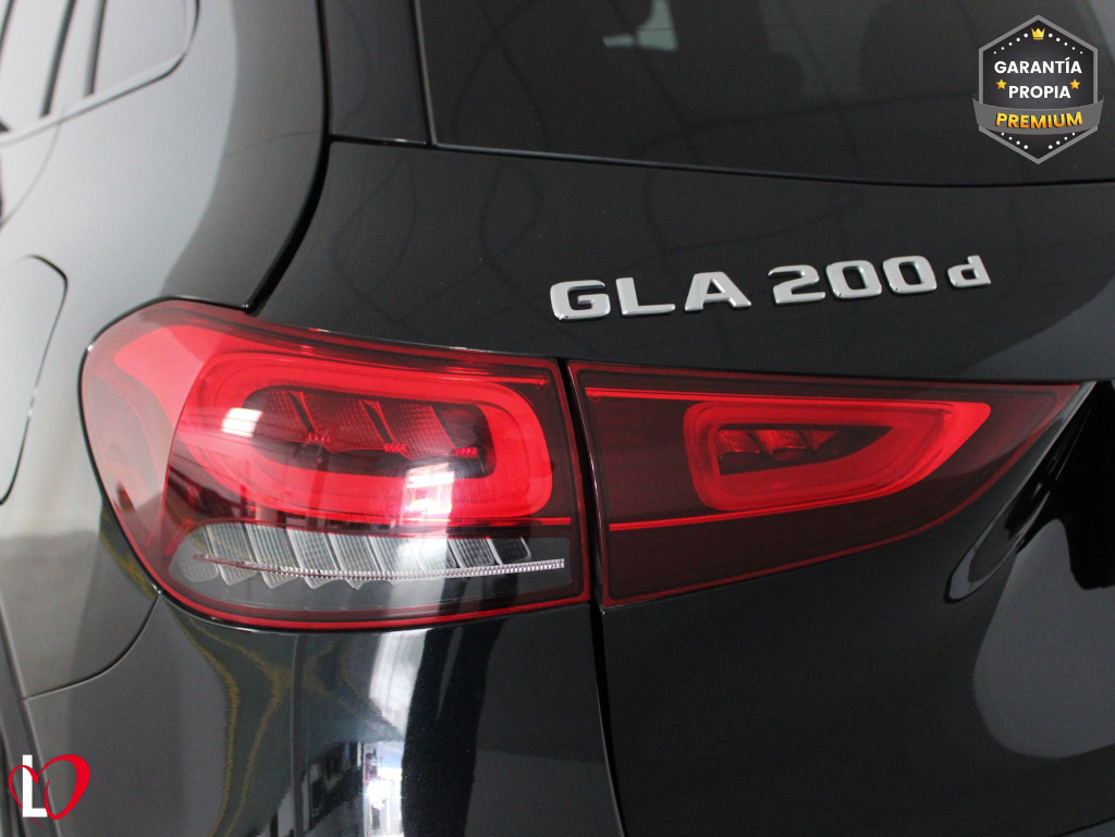 MERCEDES GLA 200 D AUTOM. AMG PREMIUM 150 de segunda mano