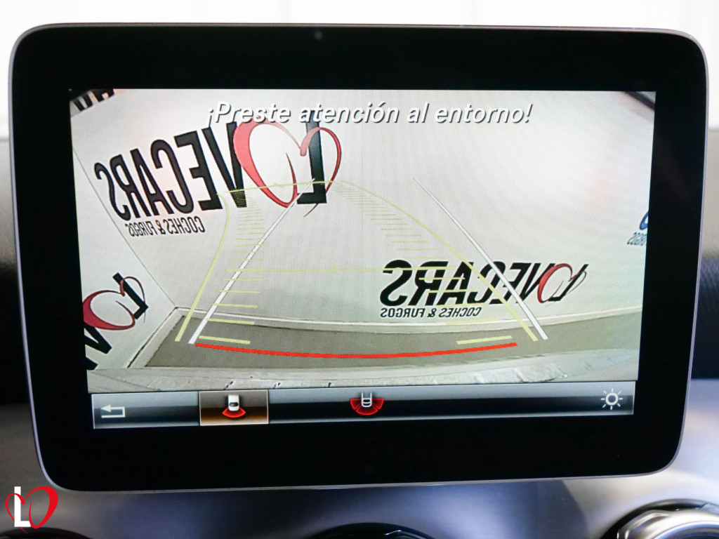 MERCEDES GLA 200 D AUTOMÁTICO AMG 136 de segunda mano
