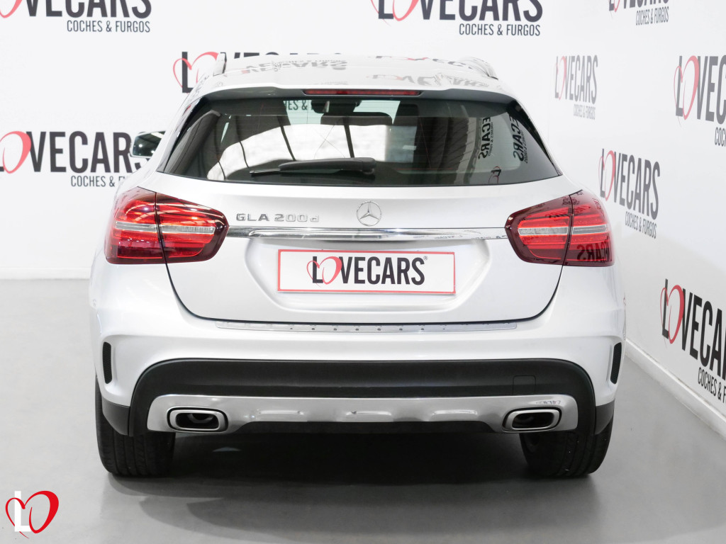 MERCEDES GLA 200 D AUTOMÁTICO AMG 136 de segunda mano