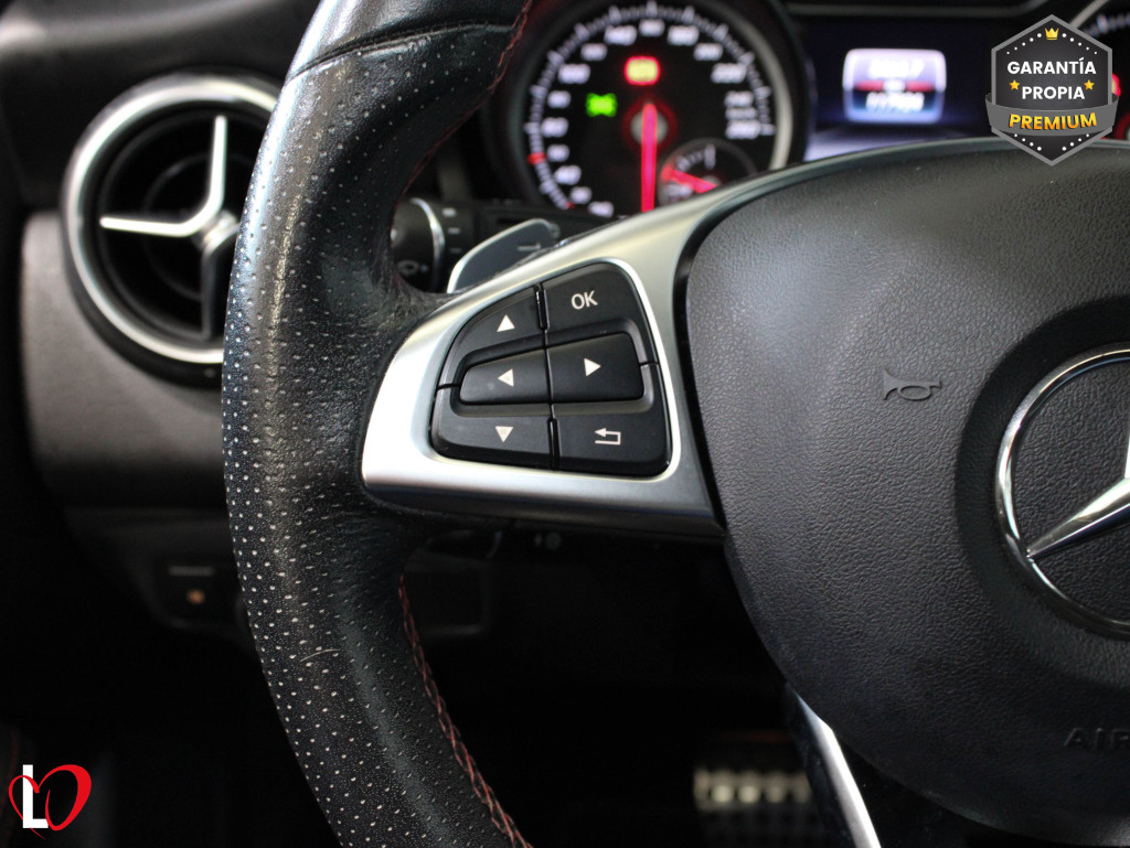 MERCEDES GLA 200 D AUTOMÁTICO AMG 136 de segunda mano