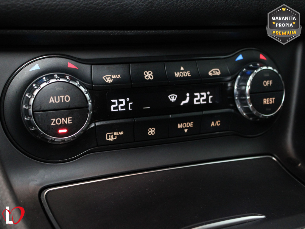 MERCEDES GLA 200 D AUTOMÁTICO AMG 136 de segunda mano
