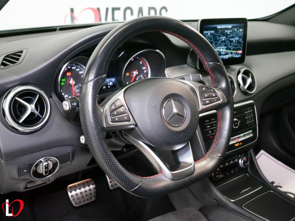 MERCEDES GLA 200 D AUTOMÁTICO AMG 136 de segunda mano