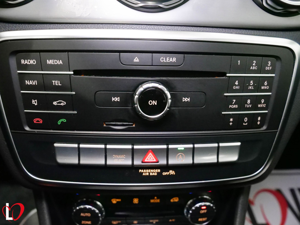 MERCEDES GLA 200 D AUTOMÁTICO AMG 136 de segunda mano