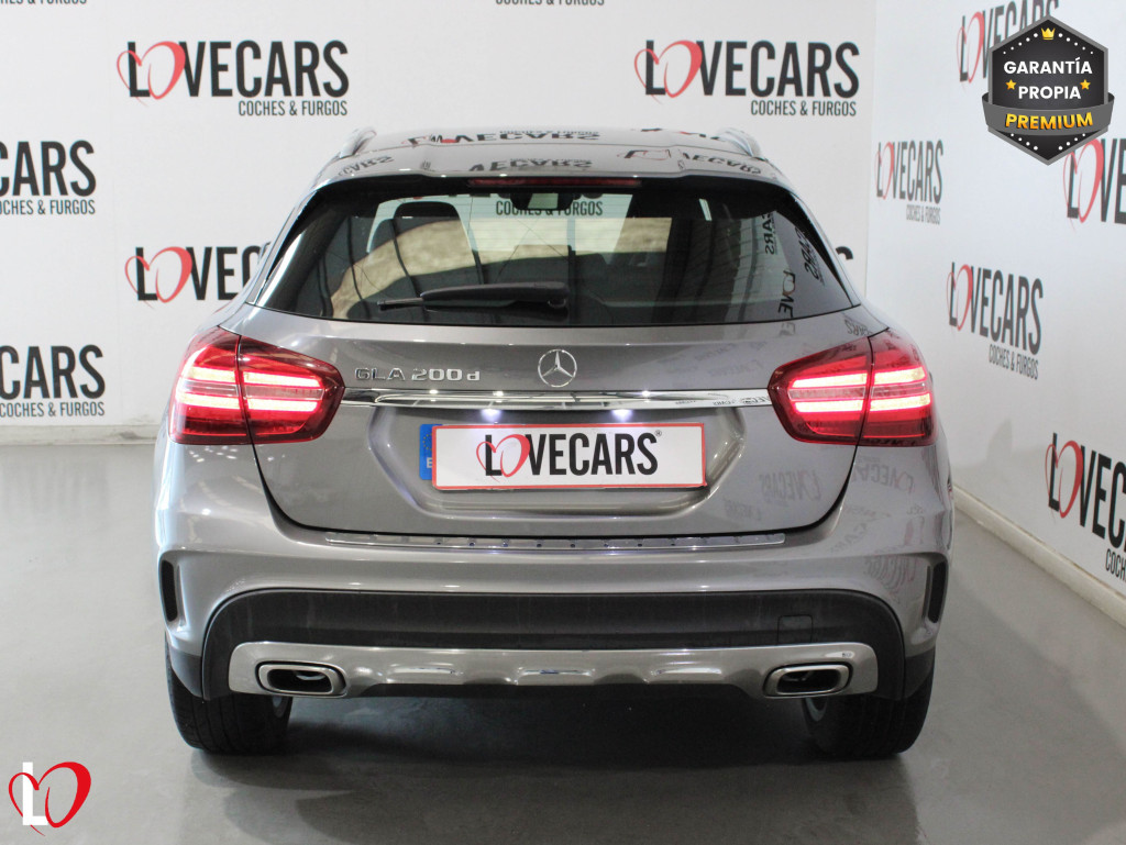 MERCEDES GLA 200 D AUTOMÁTICO AMG 136 de segunda mano