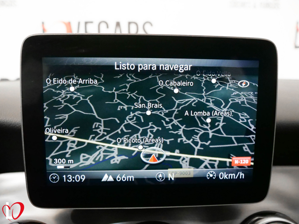 MERCEDES GLA 200 D AUTOMÁTICO AMG 136 de segunda mano