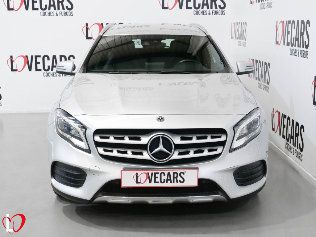 MERCEDES GLA 200 D AUTOMÁTICO AMG 136 de segunda mano