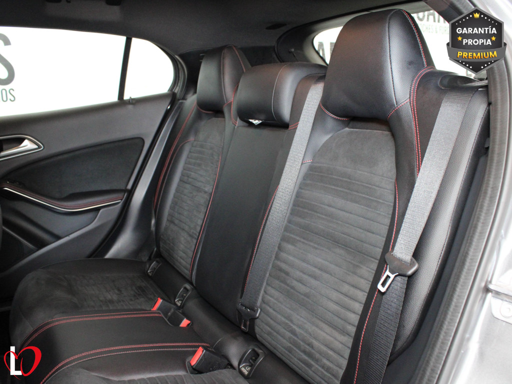 MERCEDES GLA 200 D AUTOMÁTICO AMG 136 de segunda mano