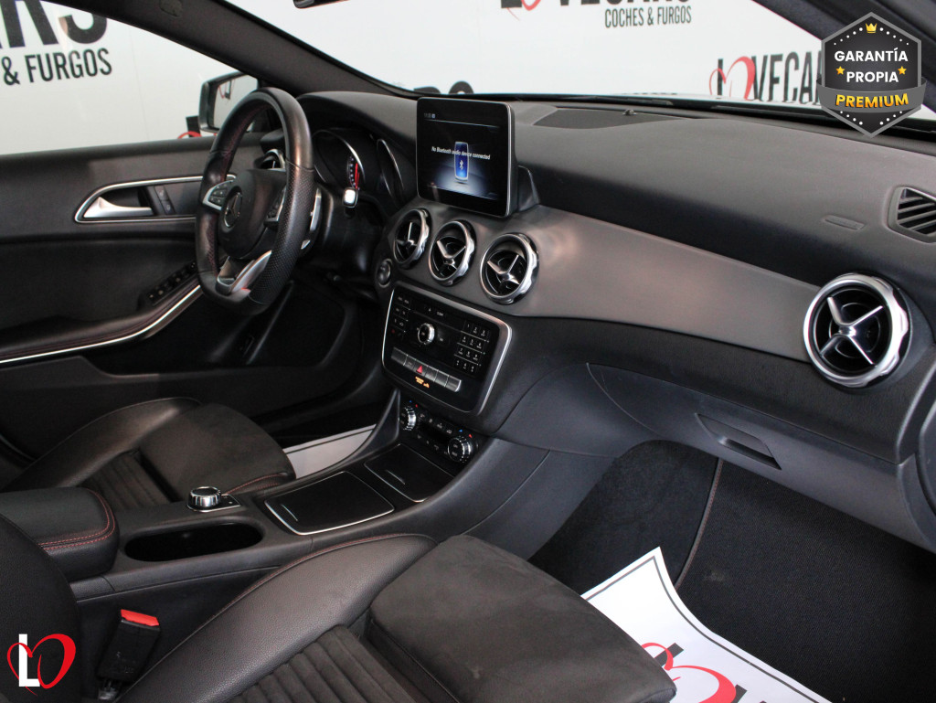 MERCEDES GLA 200 D AUTOMÁTICO AMG 136 de segunda mano