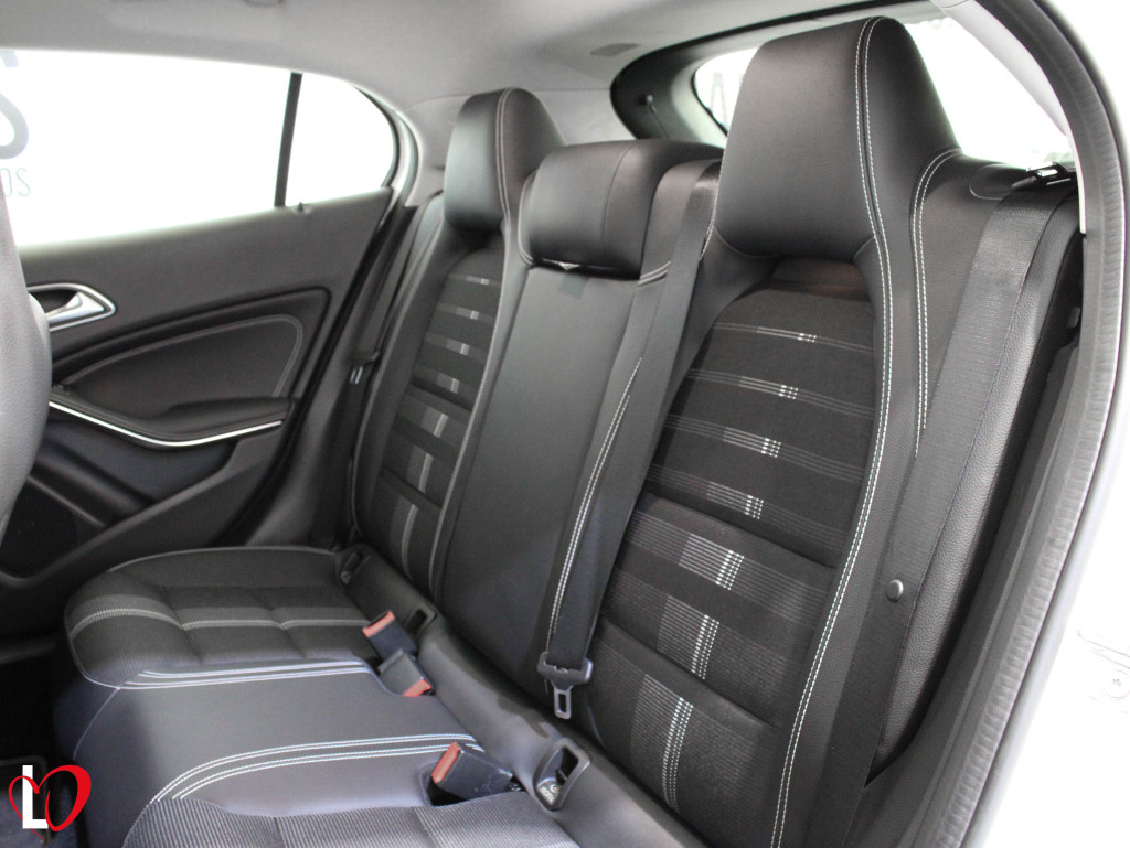 MERCEDES GLA 200 D AUTOMÁTICO URBAN 136 de segunda mano