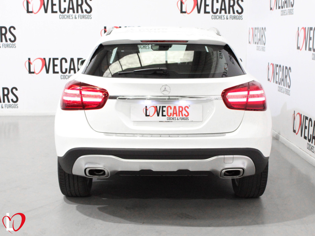MERCEDES GLA 200 D AUTOMÁTICO URBAN 136 de segunda mano