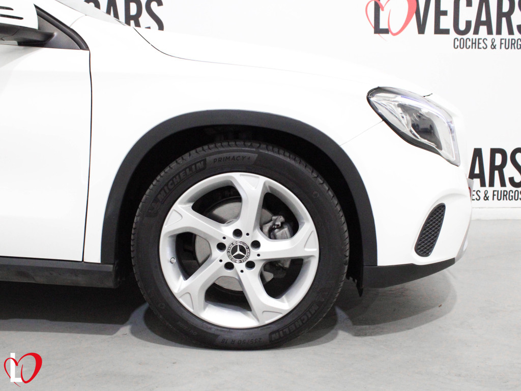 MERCEDES GLA 200 D AUTOMÁTICO URBAN 136 de segunda mano