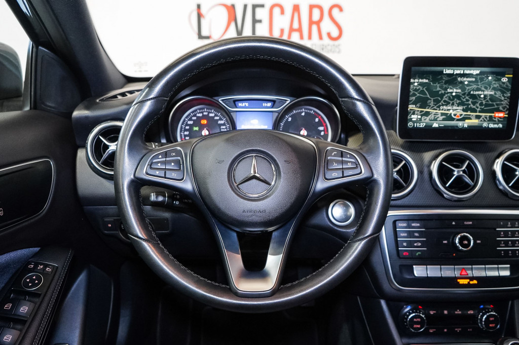 MERCEDES GLA 200 D BUSINESS EDITION 136 de segunda mano