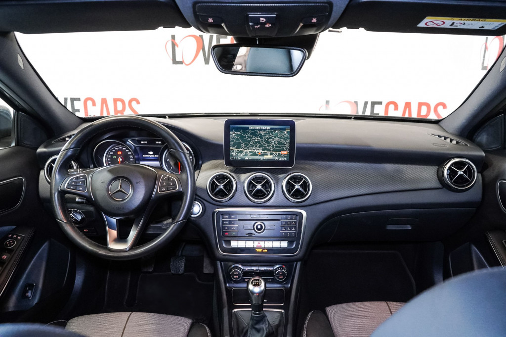 MERCEDES GLA 200 D BUSINESS EDITION 136 de segunda mano