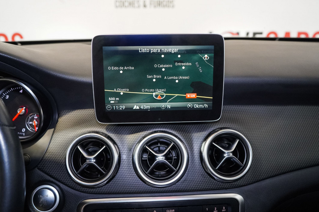MERCEDES GLA 200 D BUSINESS EDITION 136 de segunda mano
