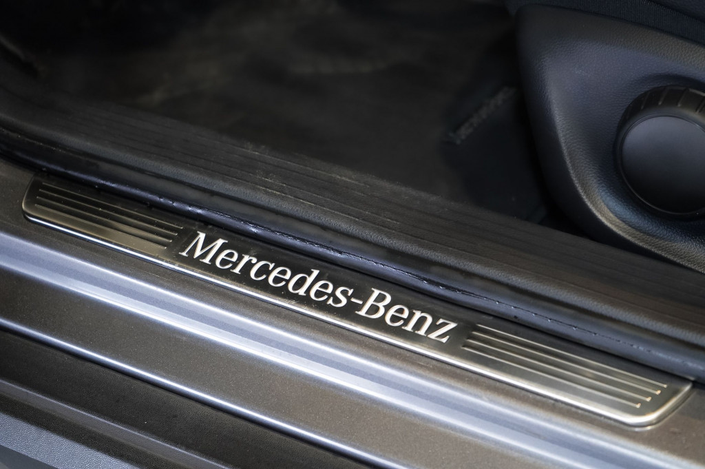 MERCEDES GLA 200 D BUSINESS EDITION 136 de segunda mano