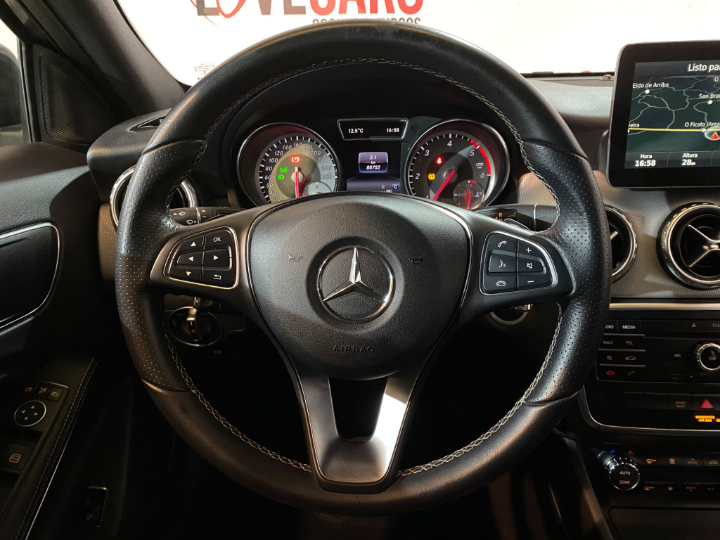 MERCEDES GLA 200 D BUSINESS EXECUTIVE de segunda mano