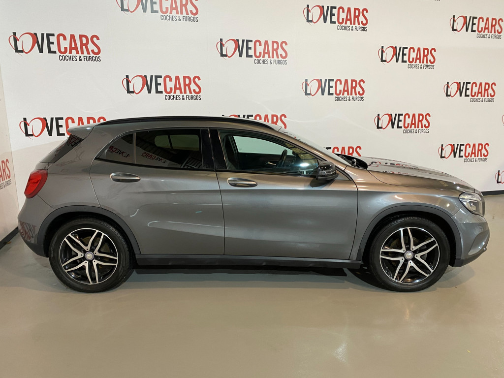 MERCEDES GLA 200 D BUSINESS EXECUTIVE de segunda mano
