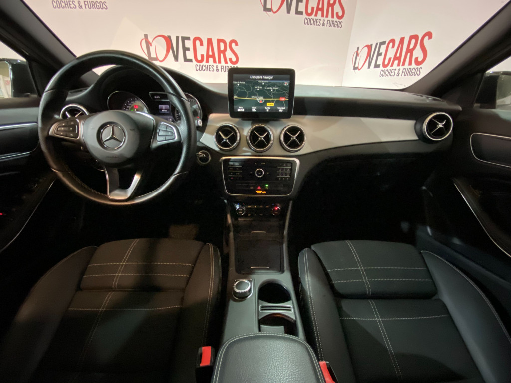 MERCEDES GLA 200 D BUSINESS EXECUTIVE de segunda mano