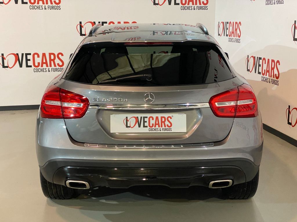 MERCEDES GLA 200 D BUSINESS EXECUTIVE de segunda mano