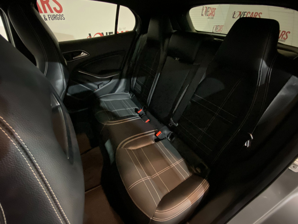 MERCEDES GLA 200 D BUSINESS EXECUTIVE de segunda mano
