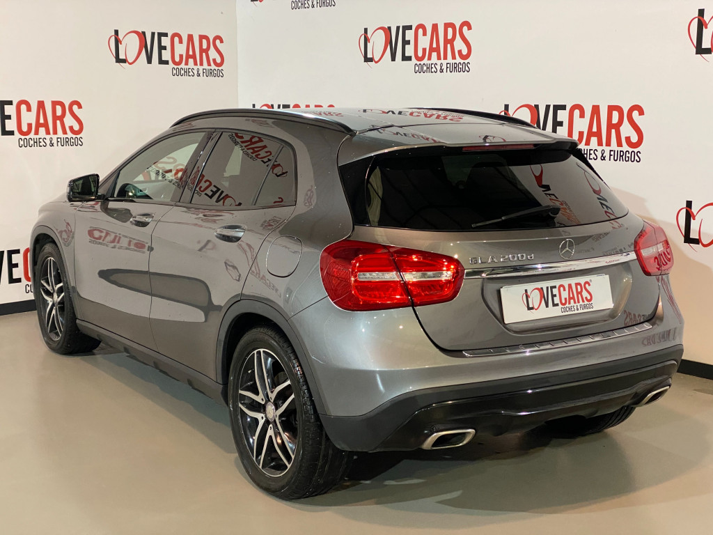 MERCEDES GLA 200 D BUSINESS EXECUTIVE de segunda mano