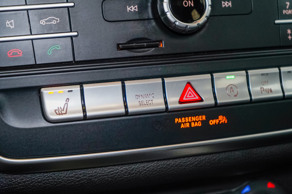 MERCEDES GLA 200 D EXECUTIVE TECHO 136 de segunda mano