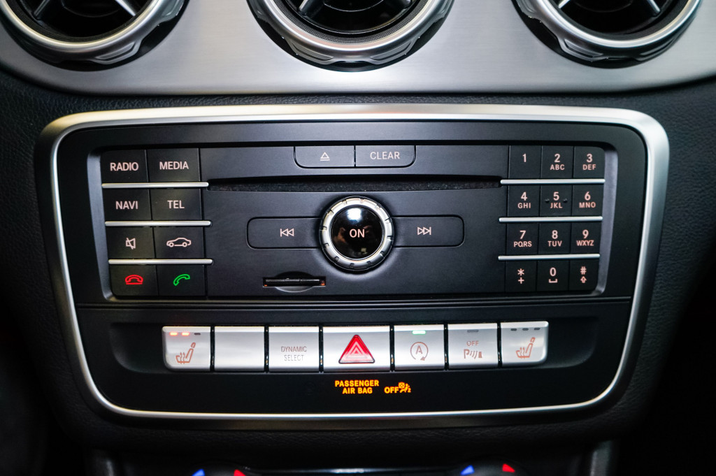MERCEDES GLA 200 D EXECUTIVE TECHO 136 de segunda mano