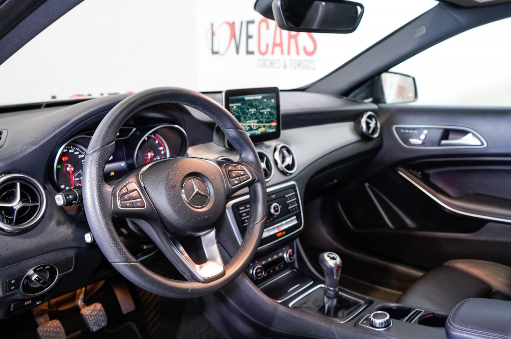 MERCEDES GLA 200 D EXECUTIVE TECHO 136 de segunda mano