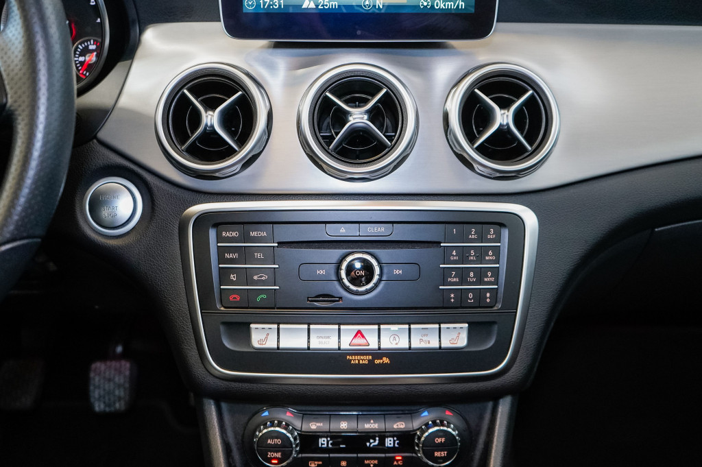 MERCEDES GLA 200 D EXECUTIVE TECHO 136 de segunda mano