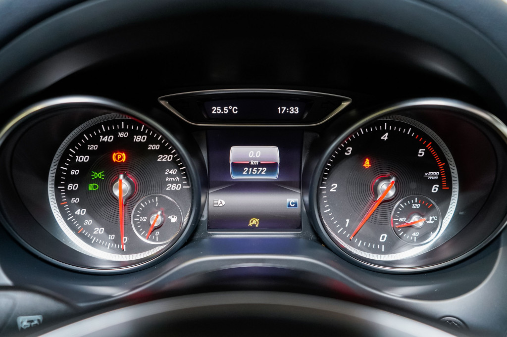MERCEDES GLA 200 D EXECUTIVE TECHO 136 de segunda mano