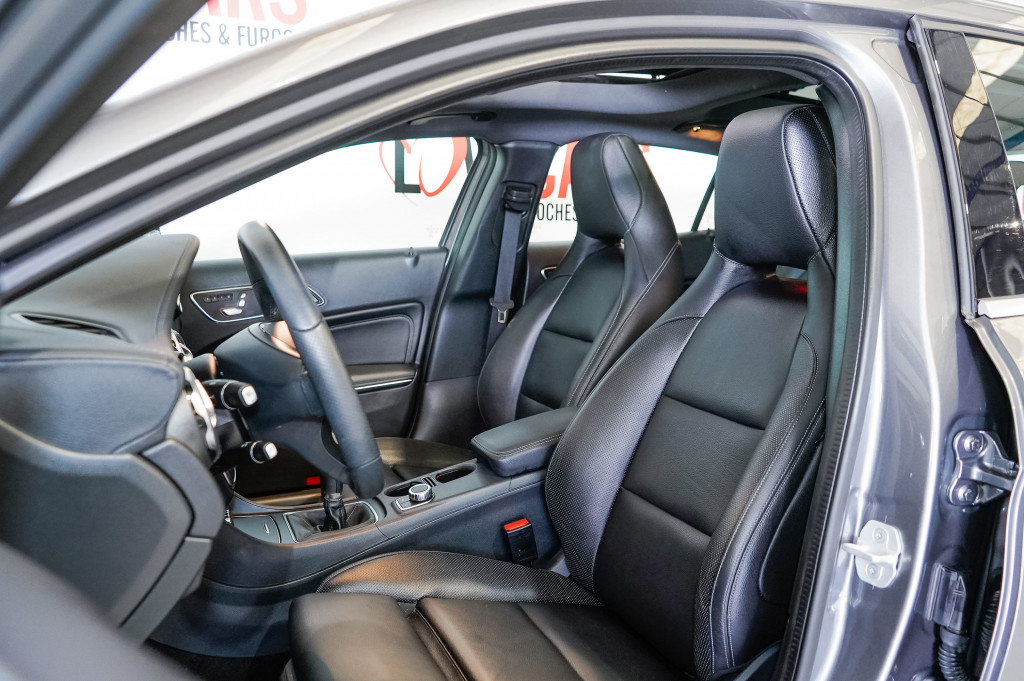 MERCEDES GLA 200 D EXECUTIVE TECHO 136 de segunda mano