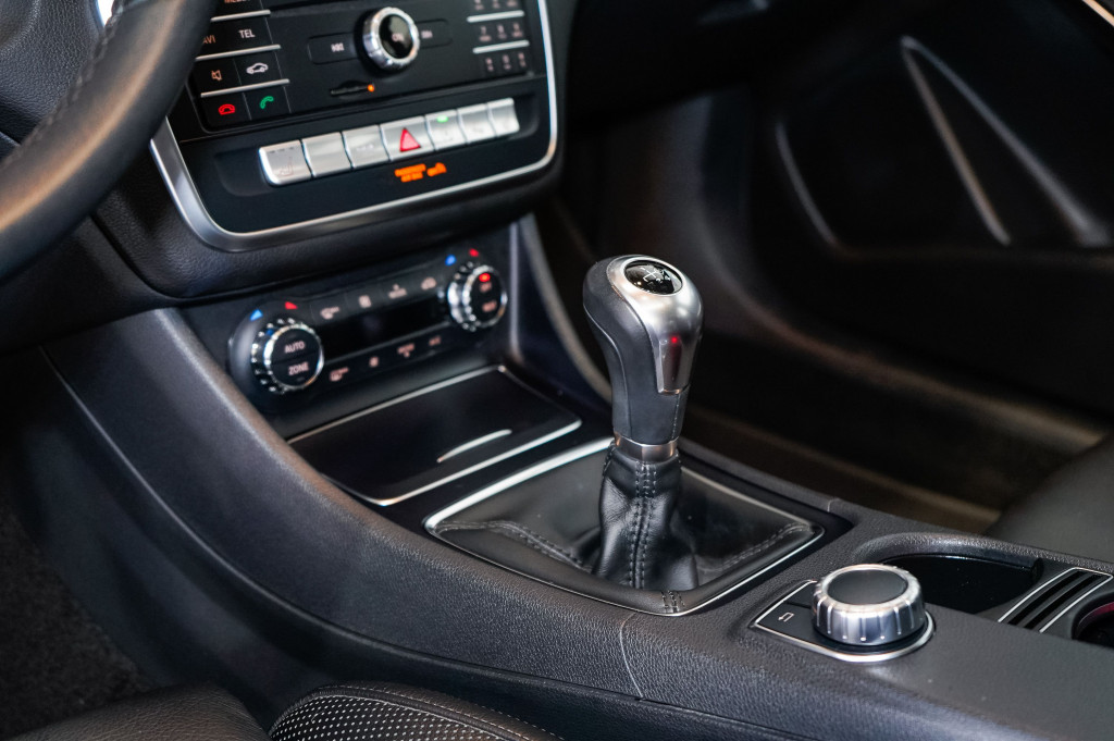 MERCEDES GLA 200 D EXECUTIVE TECHO 136 de segunda mano