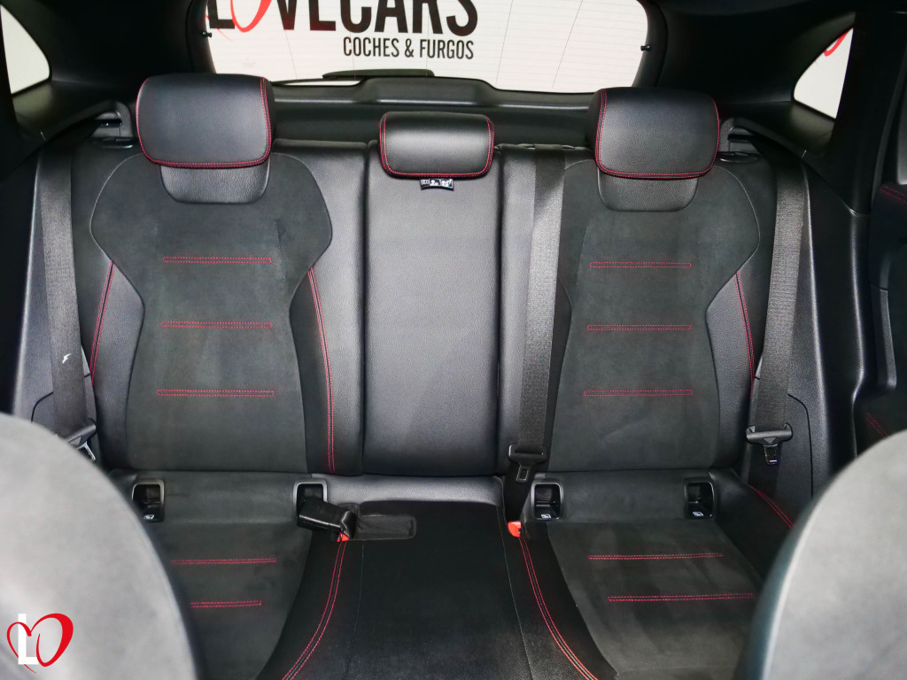 MERCEDES GLA 200 D NUEVO AMG TECHO 150 de segunda mano