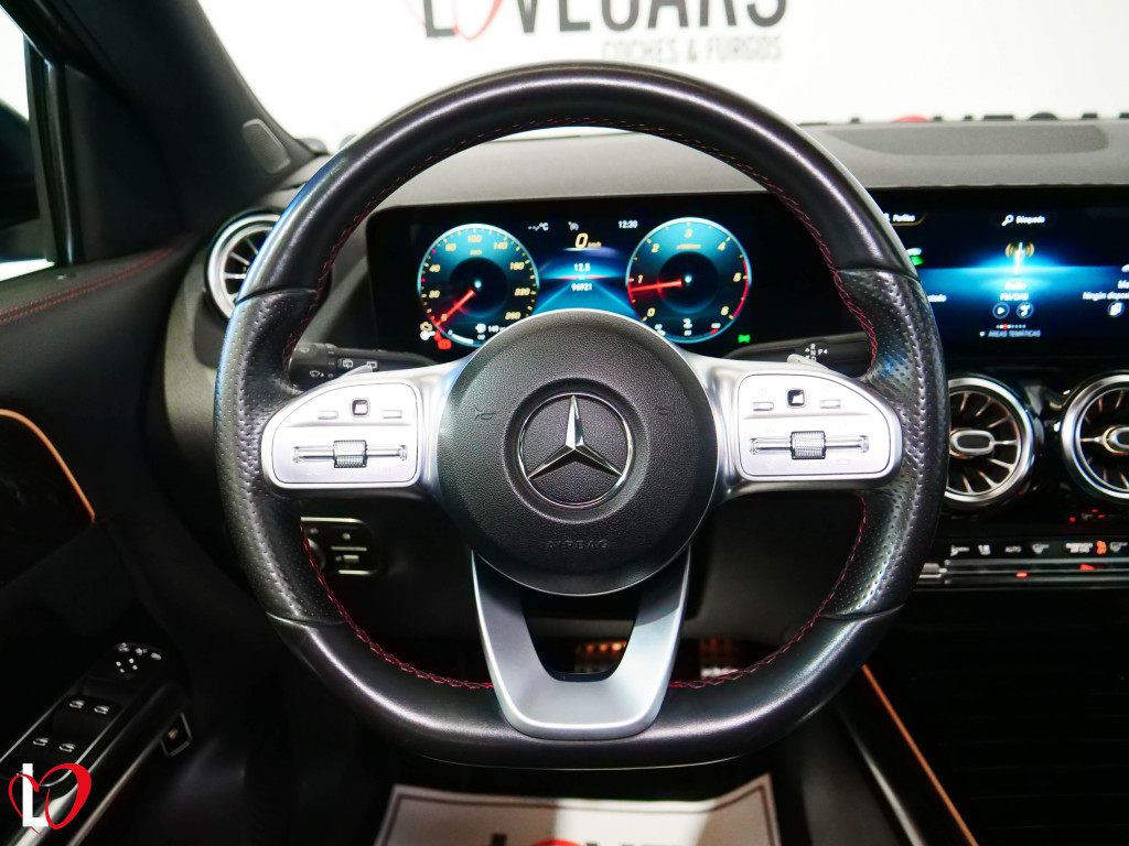 MERCEDES GLA 200 D NUEVO AMG TECHO 150 de segunda mano